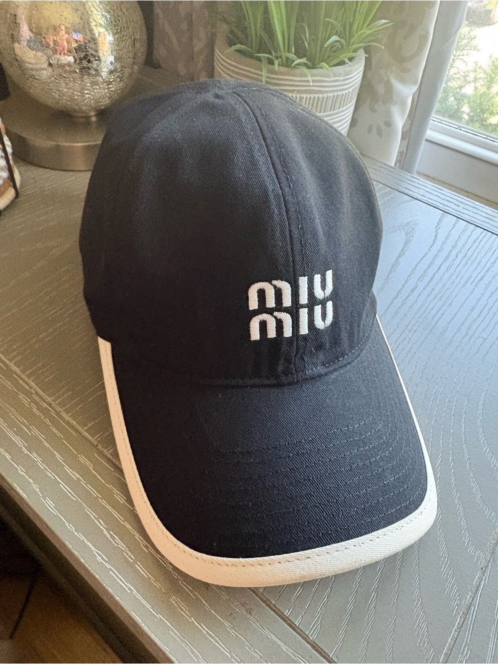 FASHION Black Baseball Cap with White Trim - Picture 4 of 8